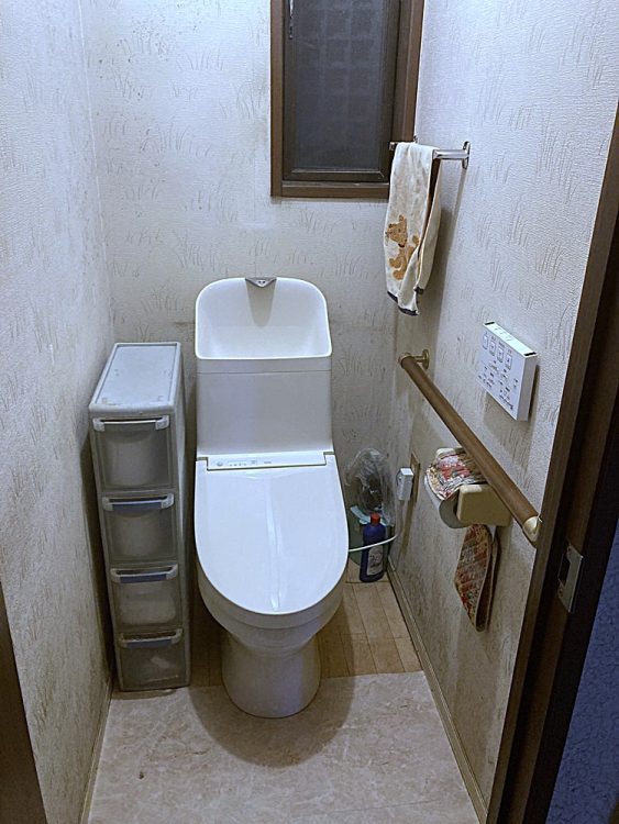 TOTO一体型トイレ施工例